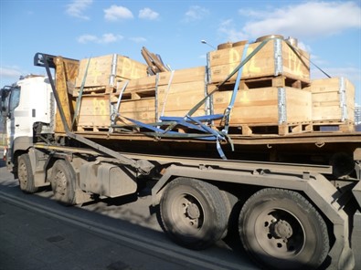 Flatbed with crates Flatbed with crates